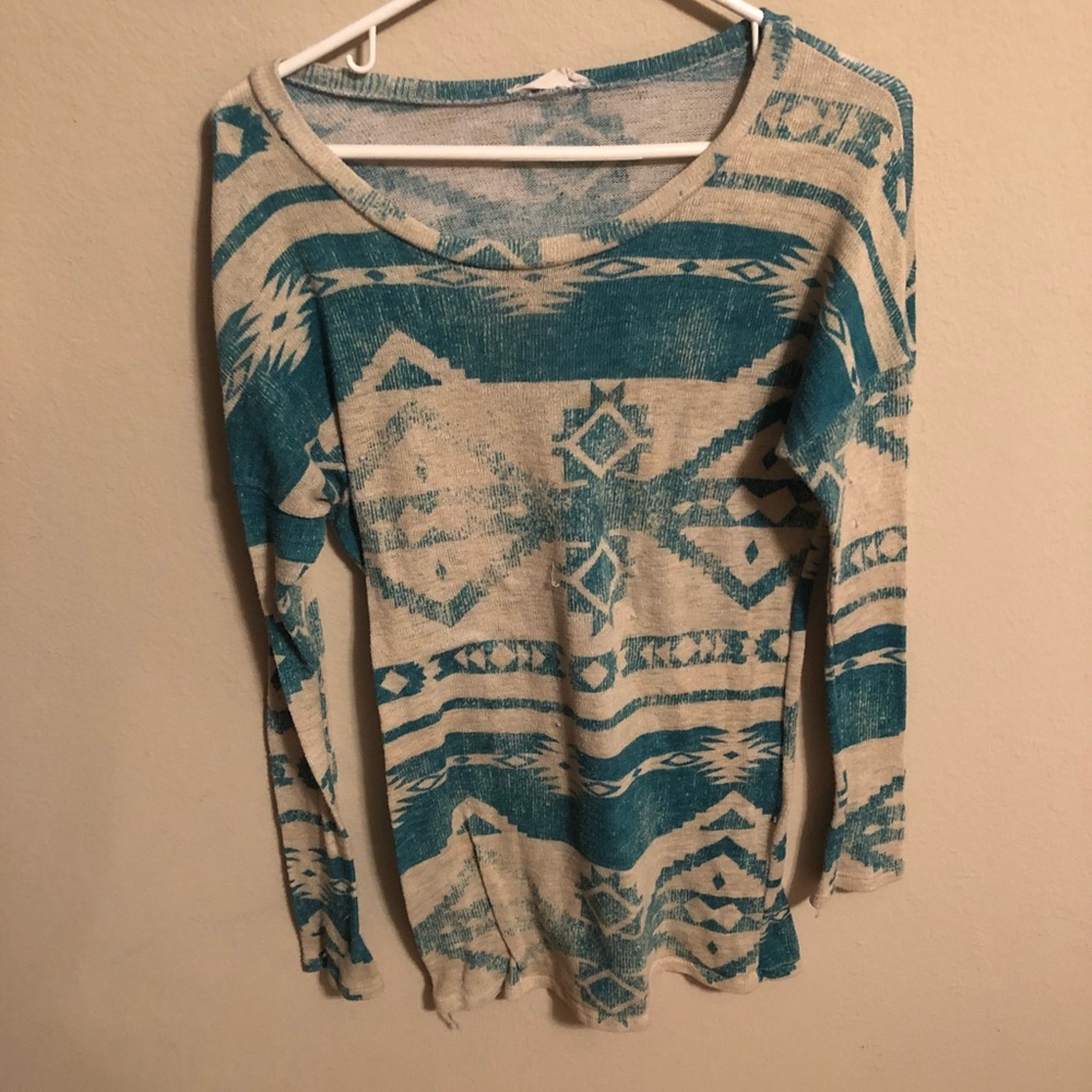 Long sleeve shirt.